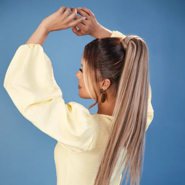 BLUSA ESCOTE OVALADO, MANGA LARGA, TELA RIGIDA APARIENCIA LINO, COLOR AMARILLO