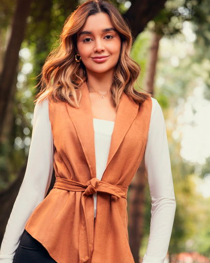 CHALECO EN PUNTA EN TELA SUEDE LICRADA