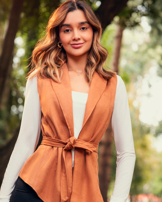 CHALECO EN PUNTA EN TELA SUEDE LICRADA