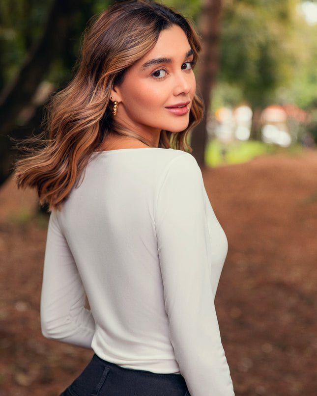 BLUSA ESCOTE CUADRADO MANGA LARGA COLOR BLANCO