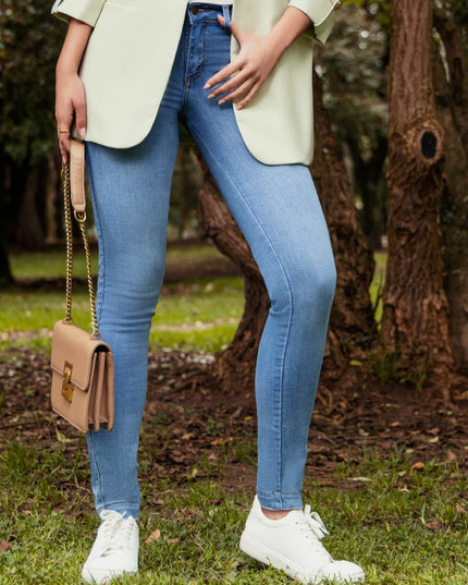 JEANS TIRO ALTO PRETINA ANATOMICA 1 BOTON EXTRA REALCE CON BOLSILLOS SKINNY