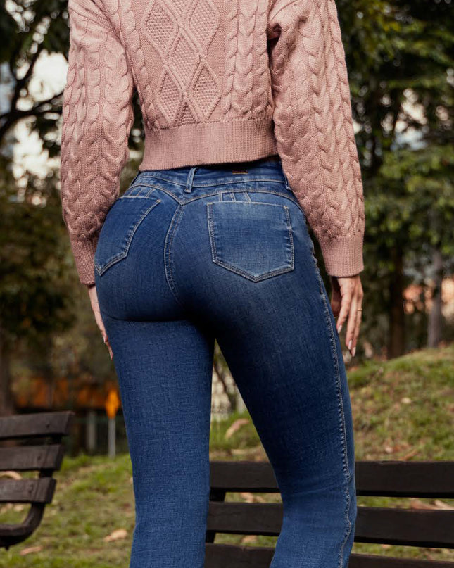 JEANS TIRO ALTO PRETINA ANATOMICA DE 1 BOTON EXTRA REALCE CON BOLSILLOS BOTA SEMI CAMPANA