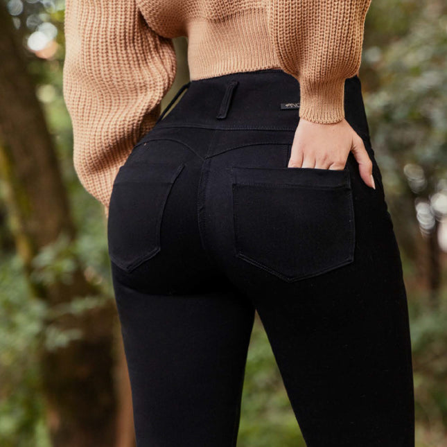 JEANS TIRO ALTO EXTRA REALCE CON BOLSILLOS SKINNY LICRADO